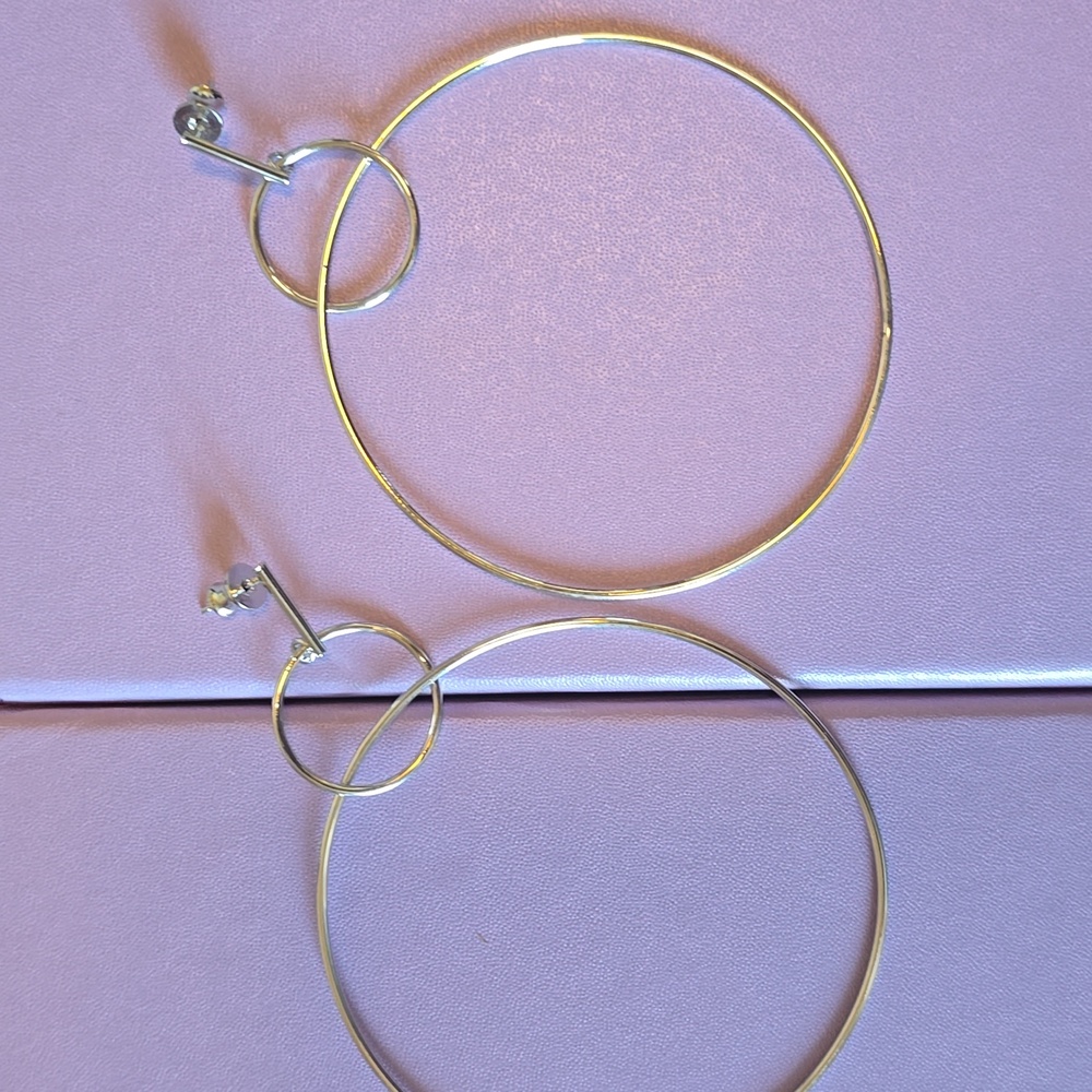 Melinda Maria Rihanna Large Double Hoop Earrings Hoops 3" Silver New ✨️ FIRM - Picture 3 of 3